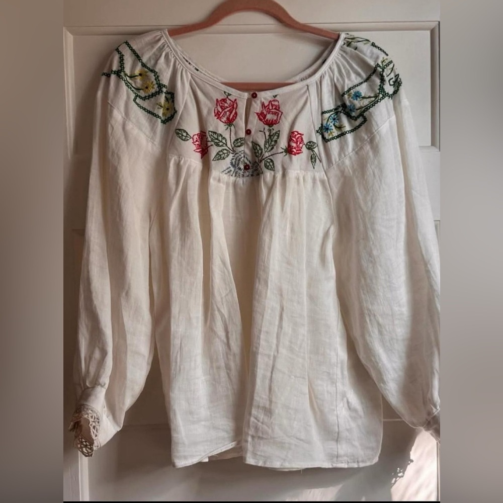 The HoneyBea Shop Greenwich embroidered peasant blouse